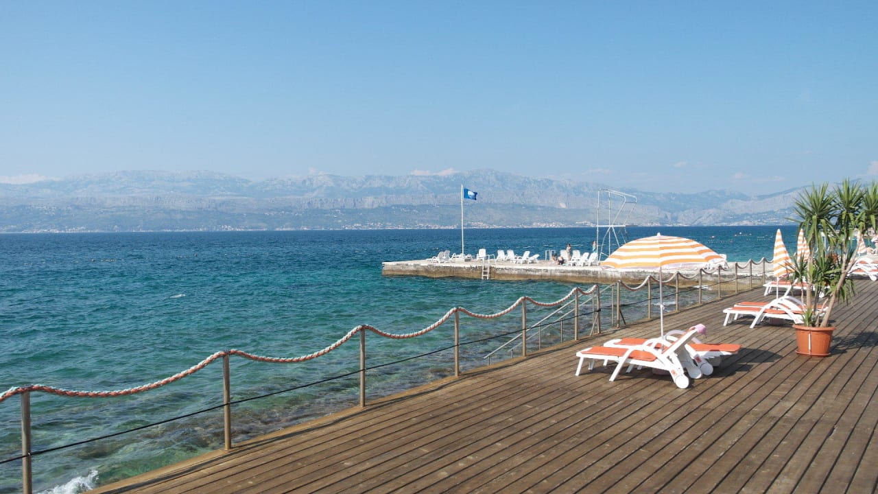 Promenade auf dem Resort Waterman Svpetrvs  Resort