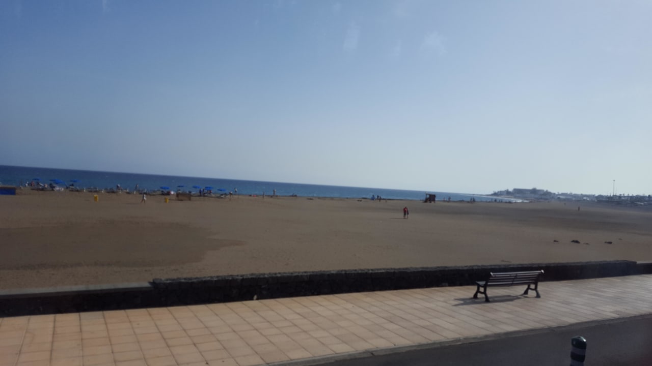 Strand vor dem Hotel Aparthotel Costa Mar