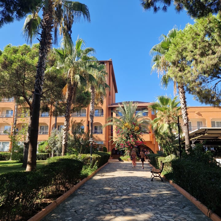 Außenansicht Club Turtas Beach Hotel