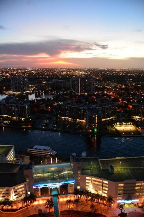 Blick von Dachterrasse Club-Level Diplomat Resort & Spa Hollywood, Curio Collection by Hilton