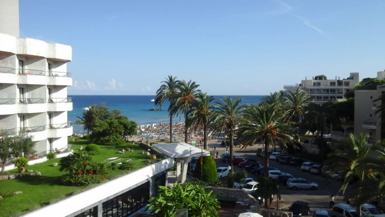 Blick auf die Son Mol Bucht Hotel Serrano Palace