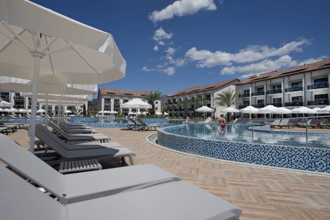 Family Pool Akra Fethiye Tui Blue Sensatori