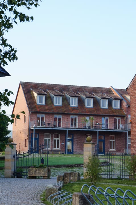 Innenhof Biohotel Stiftsgut Wilhelmsglücksbrunn