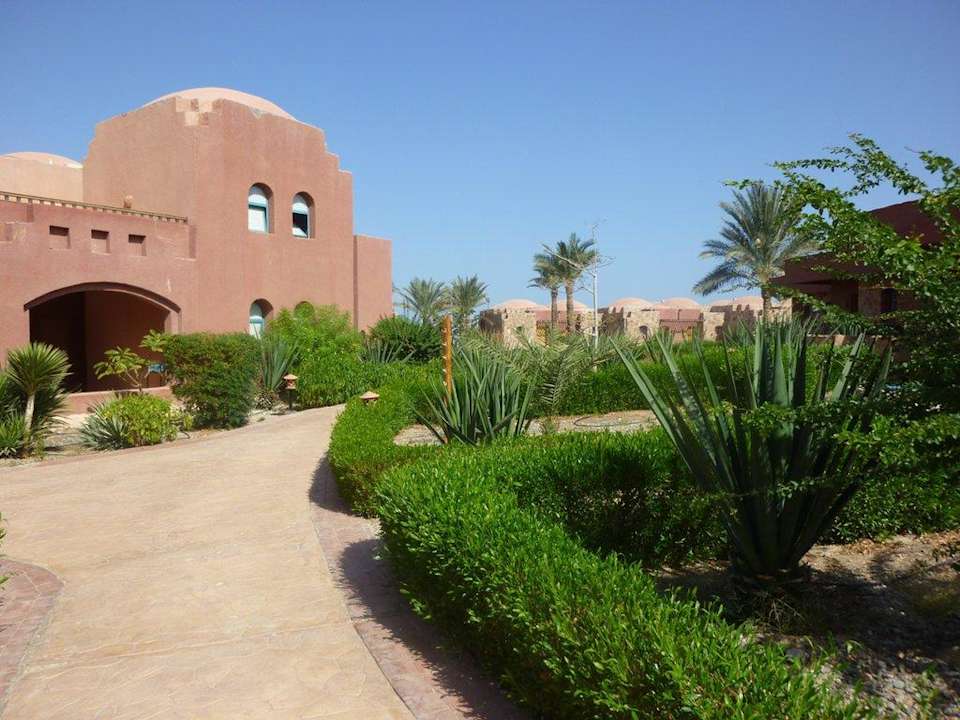 Сад Swisstouch Oriental Resort Marsa Alam
