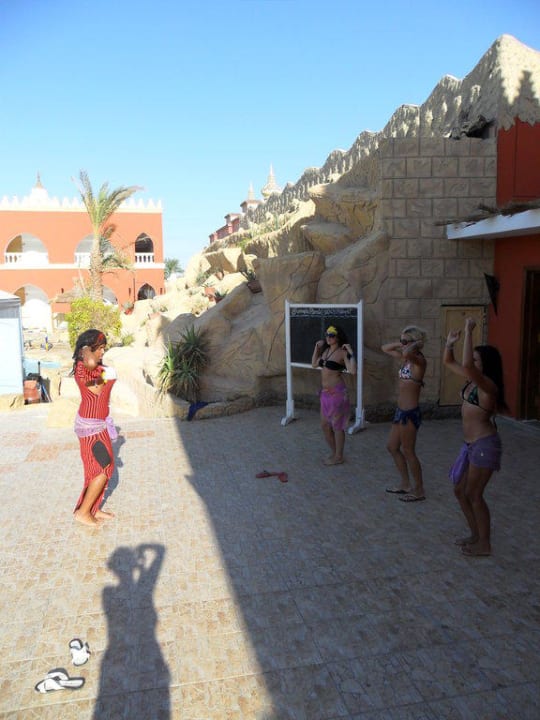 Учимся танцевать танец живота Pickalbatros Alf Leila Wa Leila Resort - Neverland Hurghada