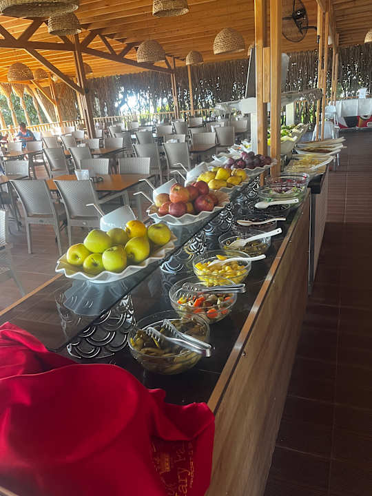 Strand Mary Hotel Side