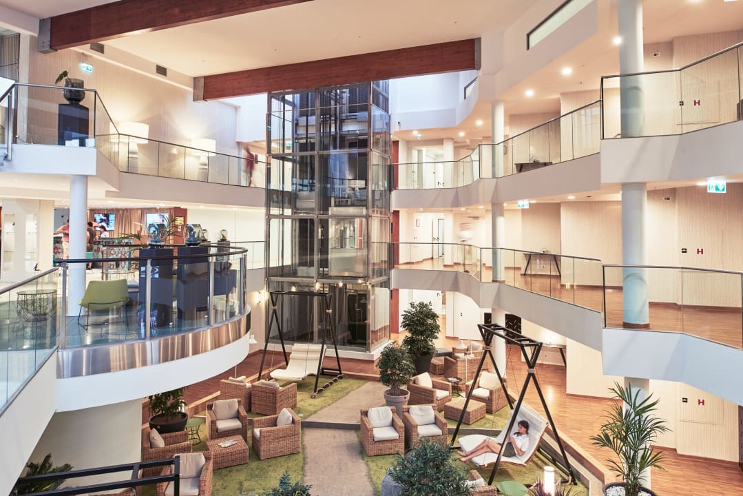 Lobby Eurostars Queen of Montenegro