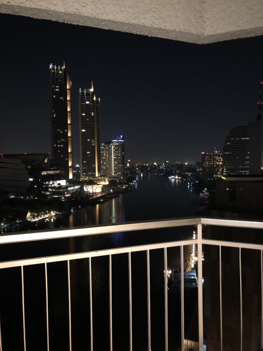Zimmer Royal Orchid Sheraton Hotel & Towers