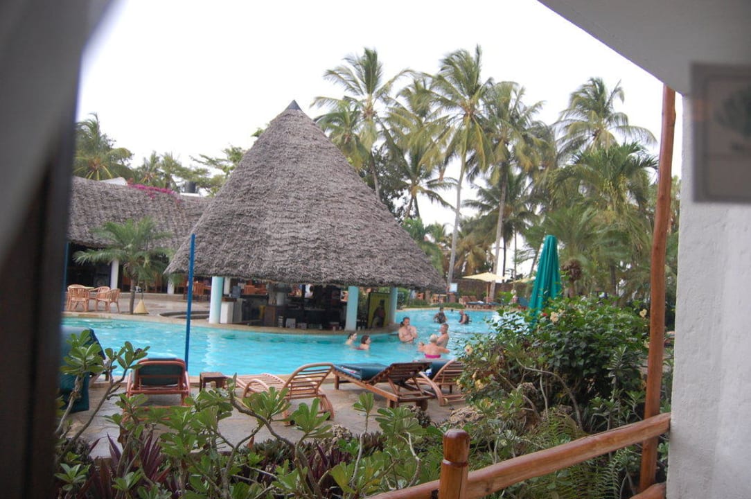 Poolbar Hotel Traveller's Club