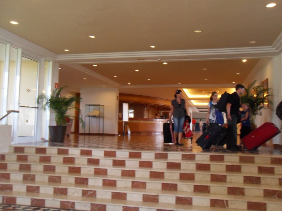 Empfangsbereich und Lobby des Hotels Hotel Riu Oliva Beach Resort