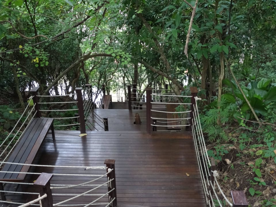 Treppen zu verschiedenen Stationen The Float House River Kwai
