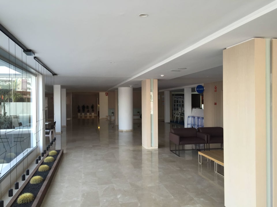 Lobby alltoura Club Hotel Akeah Broncemar