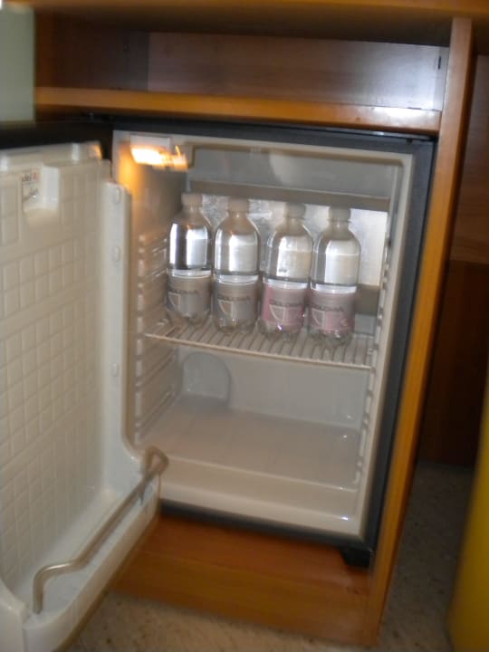 Gratis Wasser in der Minibar Hotel Luna