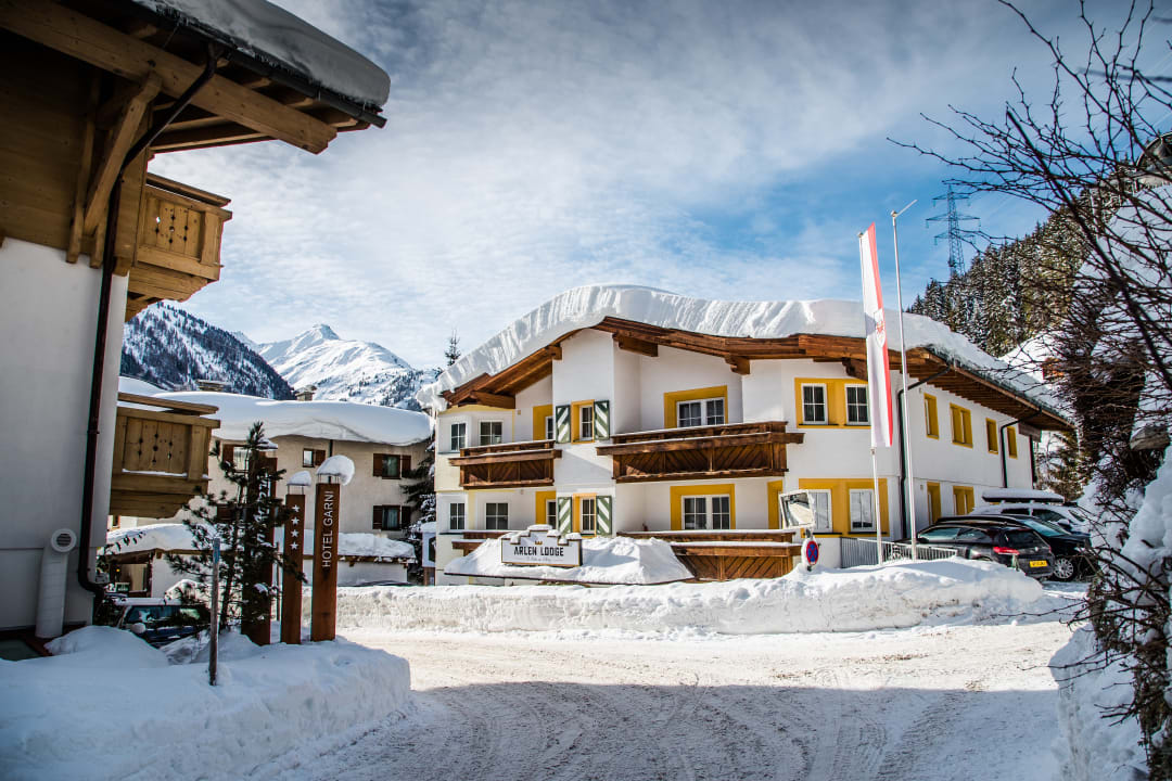 Außenansicht Arlen Lodge