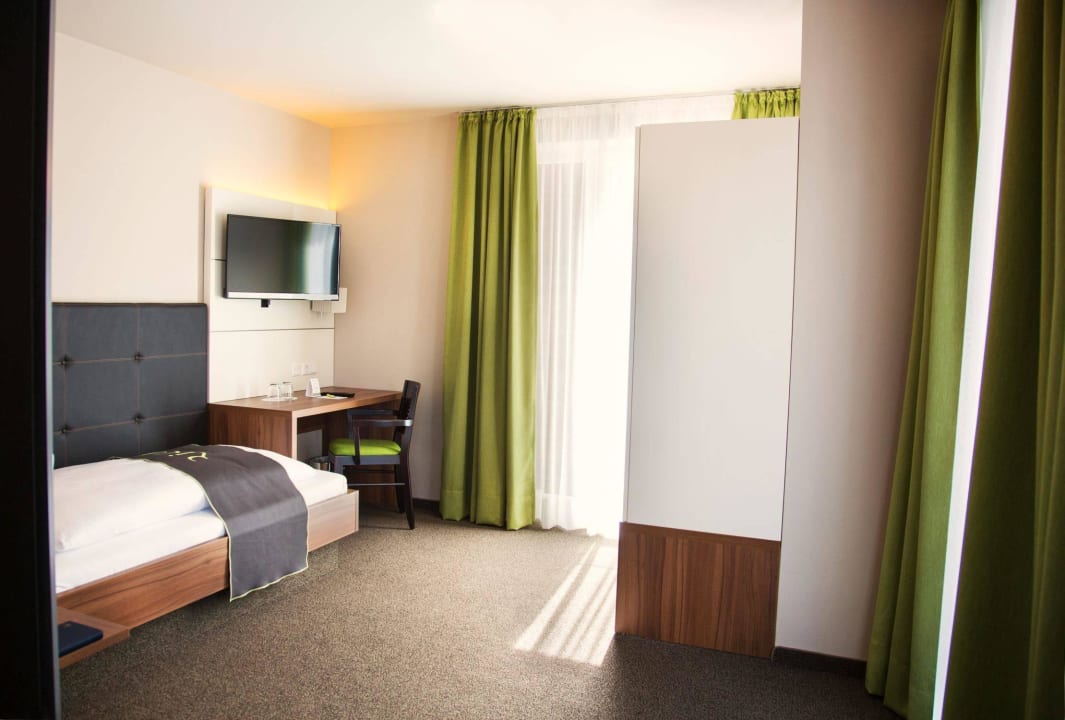 Einzelzimmer RiKu HOTEL Weißenhorn