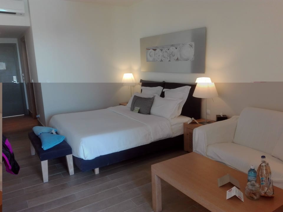 Doppelbett mit 2 verschiedenen Härtegraden Kissen Aquagrand Artistic Luxury Beach Resort - Adults only