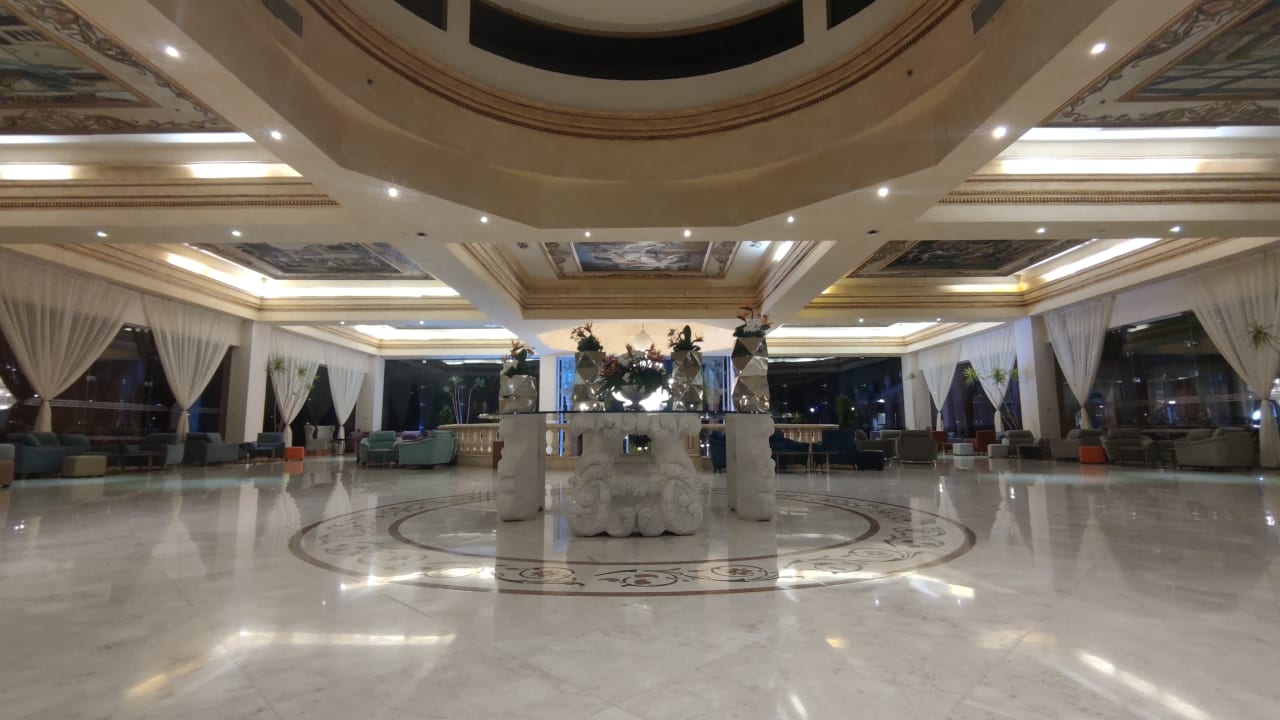 Lobby Hotel Titanic Palace