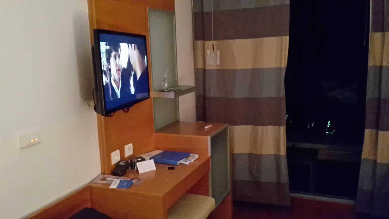 Vom Bett auf TV und Bar Bluesun Hotel Soline
