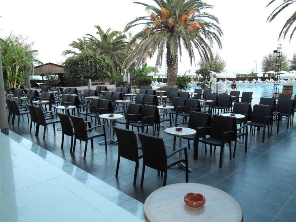 Mainbar und Animationsbühne Hotel Cathrin