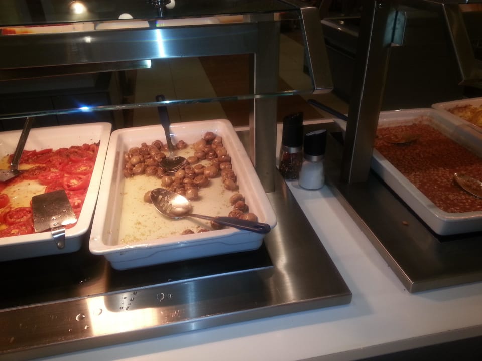 Weiße Bohnen zum Frühstück HARPIN Georgioupolis Resort Aquapark & SPA