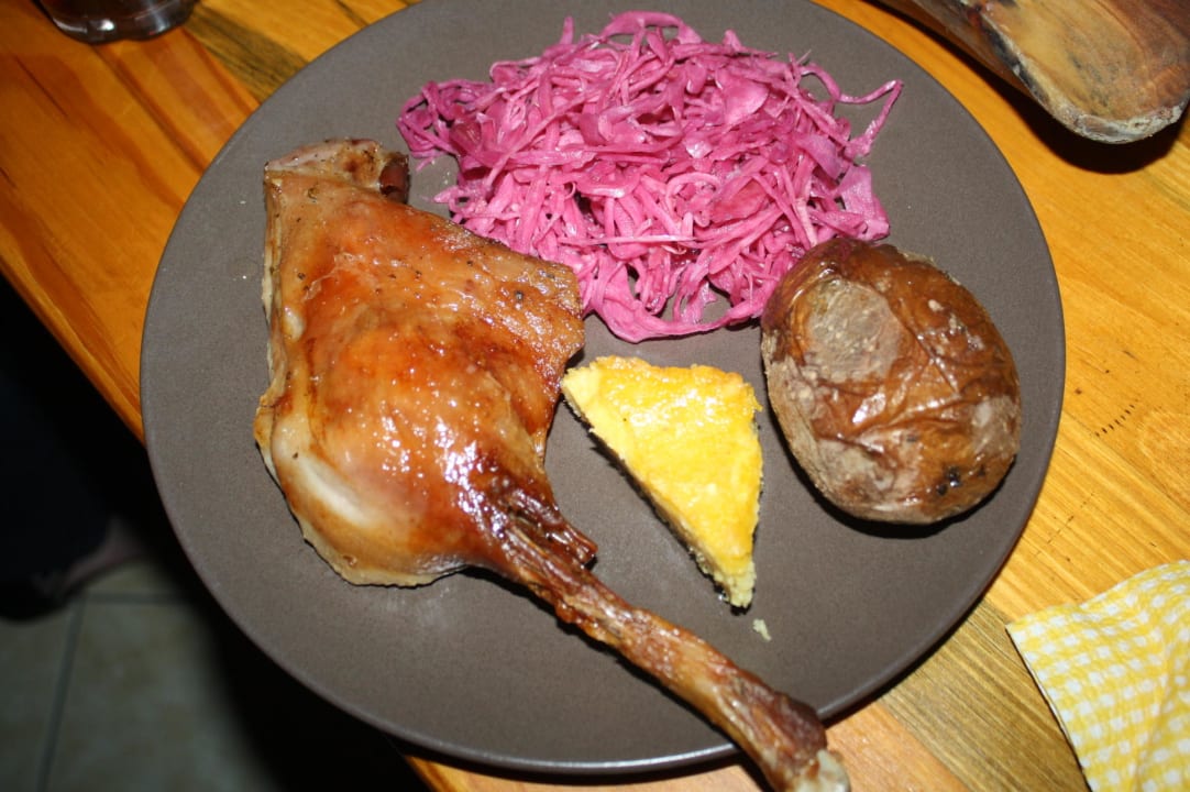 Im Kellergewölbe Ritteressen  Hotel Kapitany Wellness