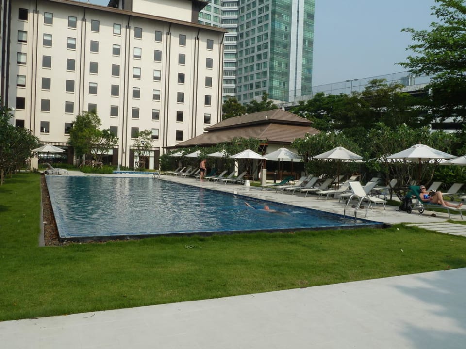 Der Pool ibis Hotel Bangkok Riverside