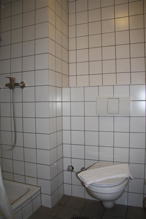 Bad Hotel Center Drive Inn