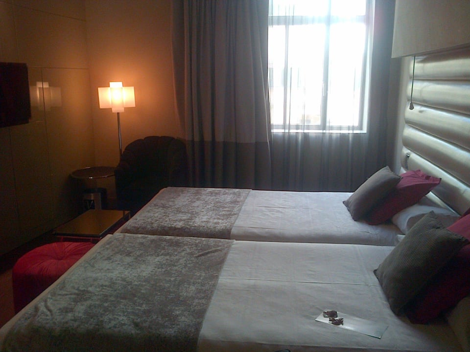 Cama Hotel Vincci Capitol