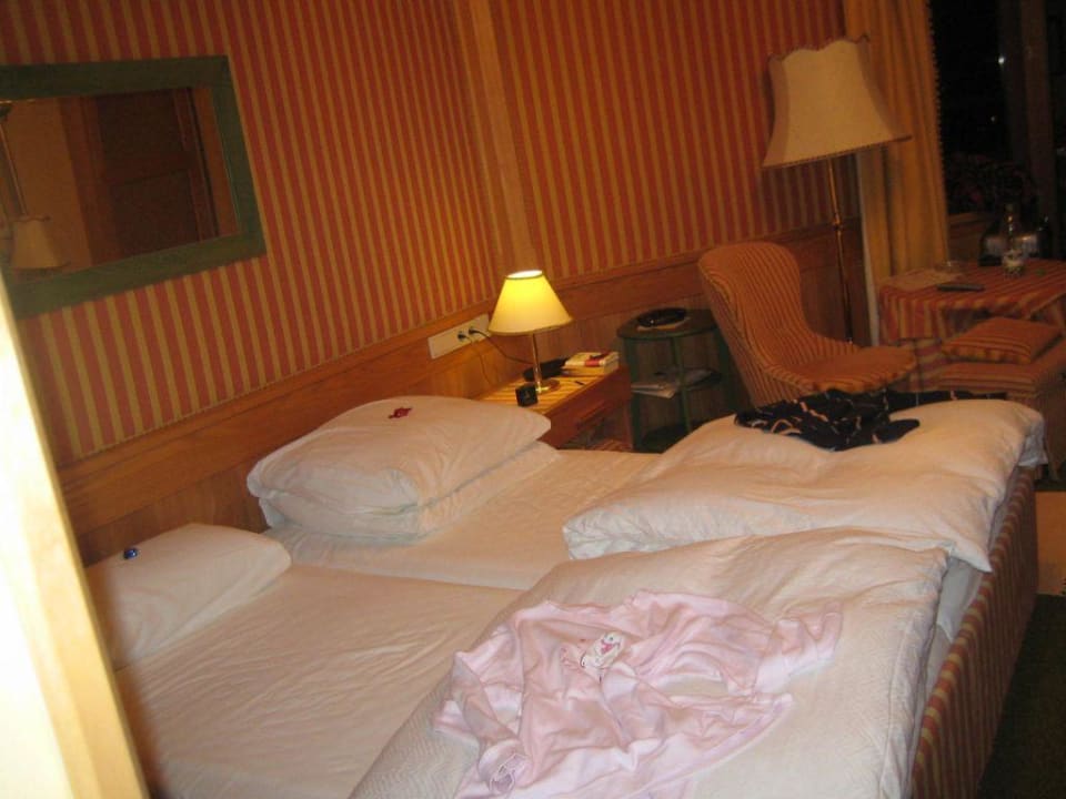 Doppelzimmer am Abend Alpin Resort Sacher Seefeld-Tirol