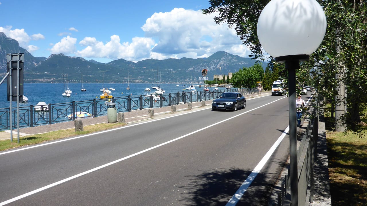 Strasse nach Torri Hotel Garden Torri Del Benaco