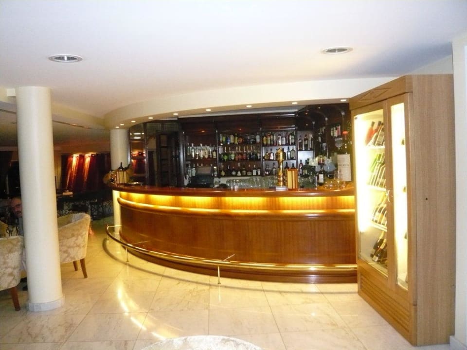 Bar in der Lobby Hotel Ocean Gardens