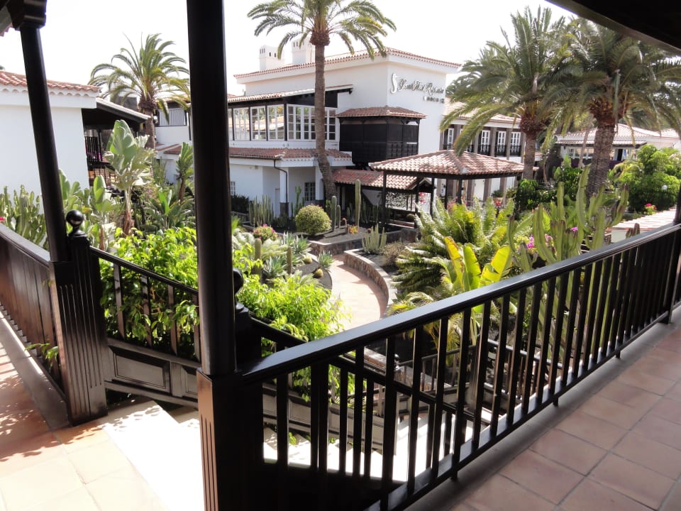 Vanaf kamerdeur Seaside Grand Hotel Residencia