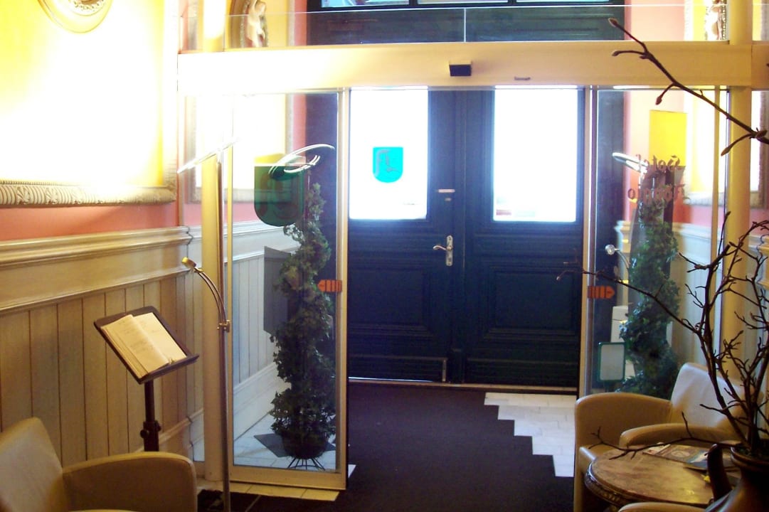 Eingang und Lobby Hotel Adagio