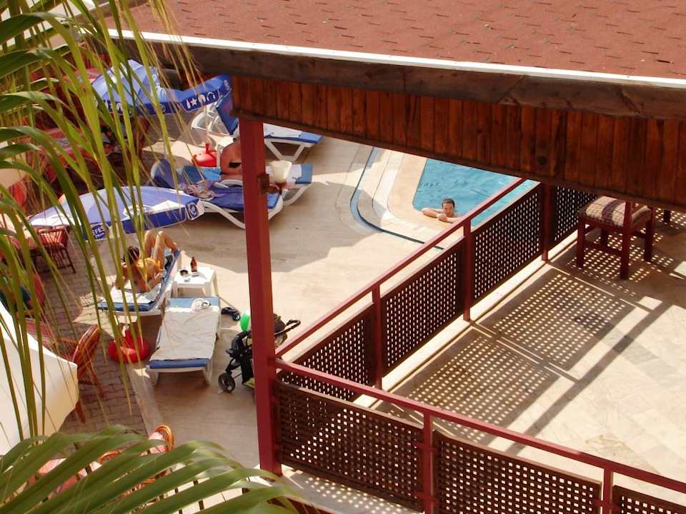 Widok z balkonu Doris Aytur Hotel