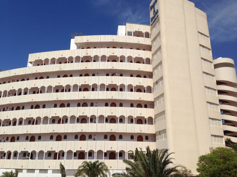 Ausblick vom Balkon auf den Koloss Sandy Beach Appartementanlage Faisan
