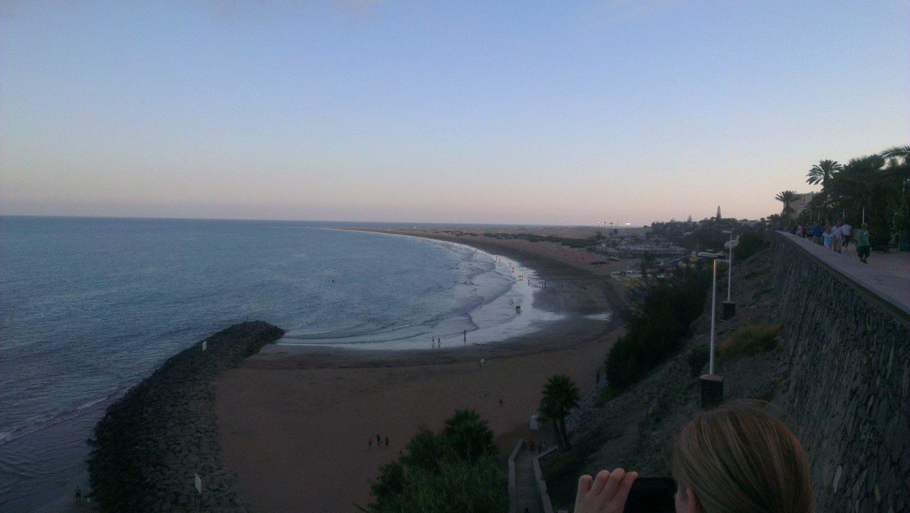 Ausblick auf den direkt gelegenen Hotelstrand Hotel Europalace