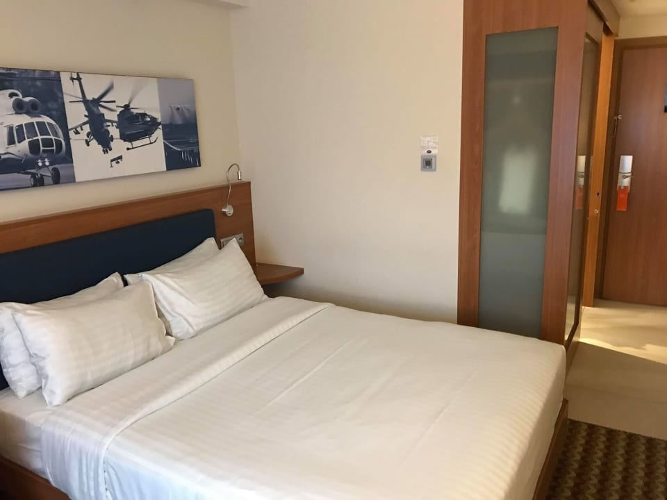 Zimmer Hampton by Hilton Warsaw Airport