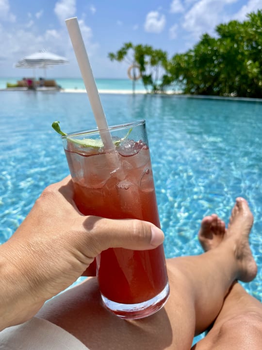 Pool Le Meridien Maldives Resort & Spa
