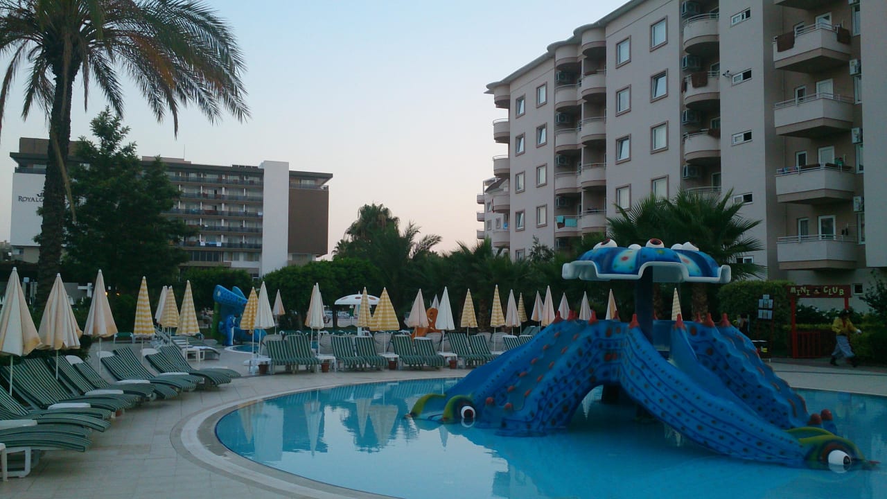 Royal Garden Select und Rechts Royal Garden Suite Hotel Royal Garden Beach