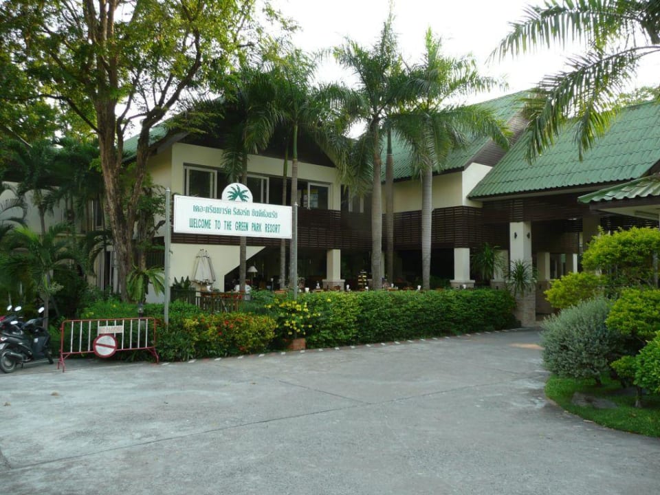 Restaurant am Eingang The Green Park Resort