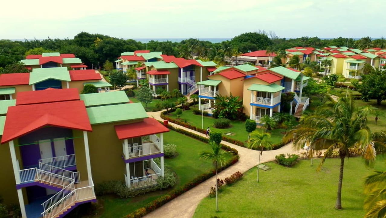 Vom Haupthaus auf Bungolows Iberostar Origin Taínos