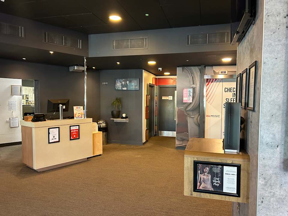 Lobby Hotel Ibis Birmingham Airport