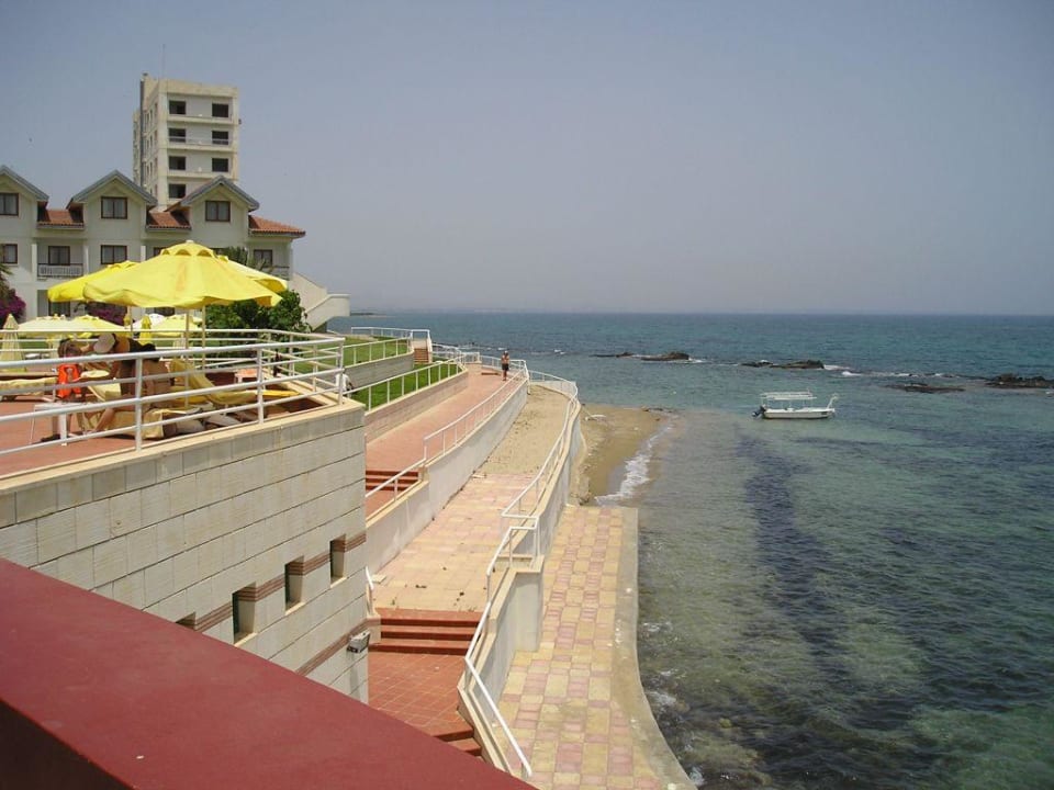 Am Pool Strand  Salamis Bay Conti Resort Hotel & Casino