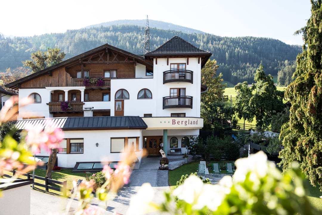 Außenansicht Ferienhotel Bergland