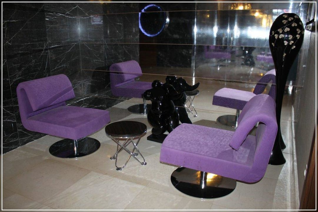 Eine der vielen Sitzecken/-möglichkeiten Sunis Evren Beach Resort Hotel & Spa