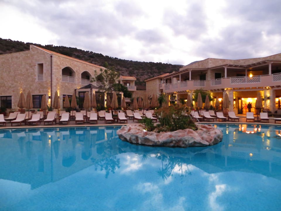 Abendstimmung am Hauptpool Cactus Royal