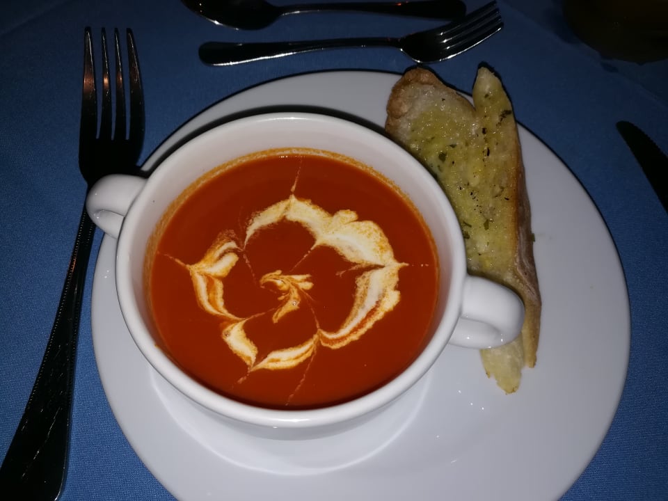 Vorspeise Tomatensuppe im Maya (hauseigenes Restaurant) The Briza Beach Resort Khaolak