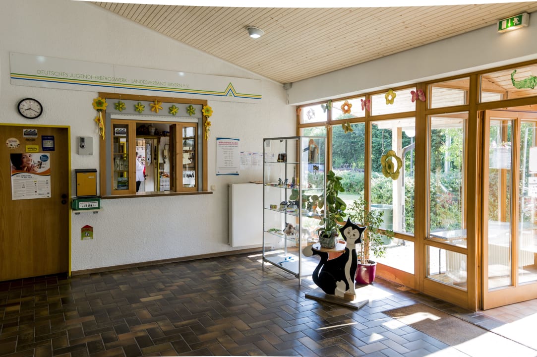 EIngang Jugendherberge Furth im Wald