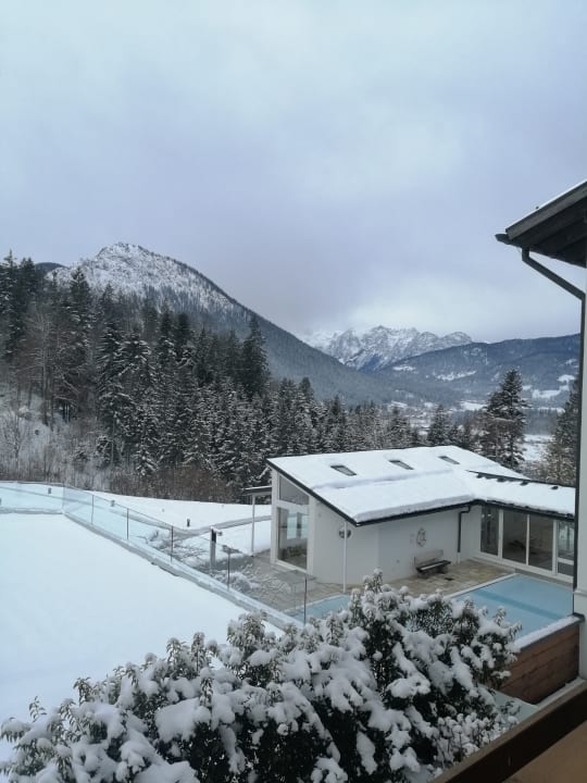 Außenansicht Alm- & Wellnesshotel Alpenhof