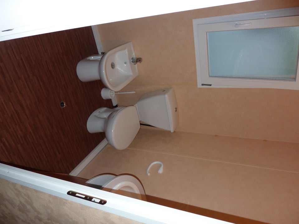 Badezimmer mit Bidet und Dusche Isamar Holiday Village